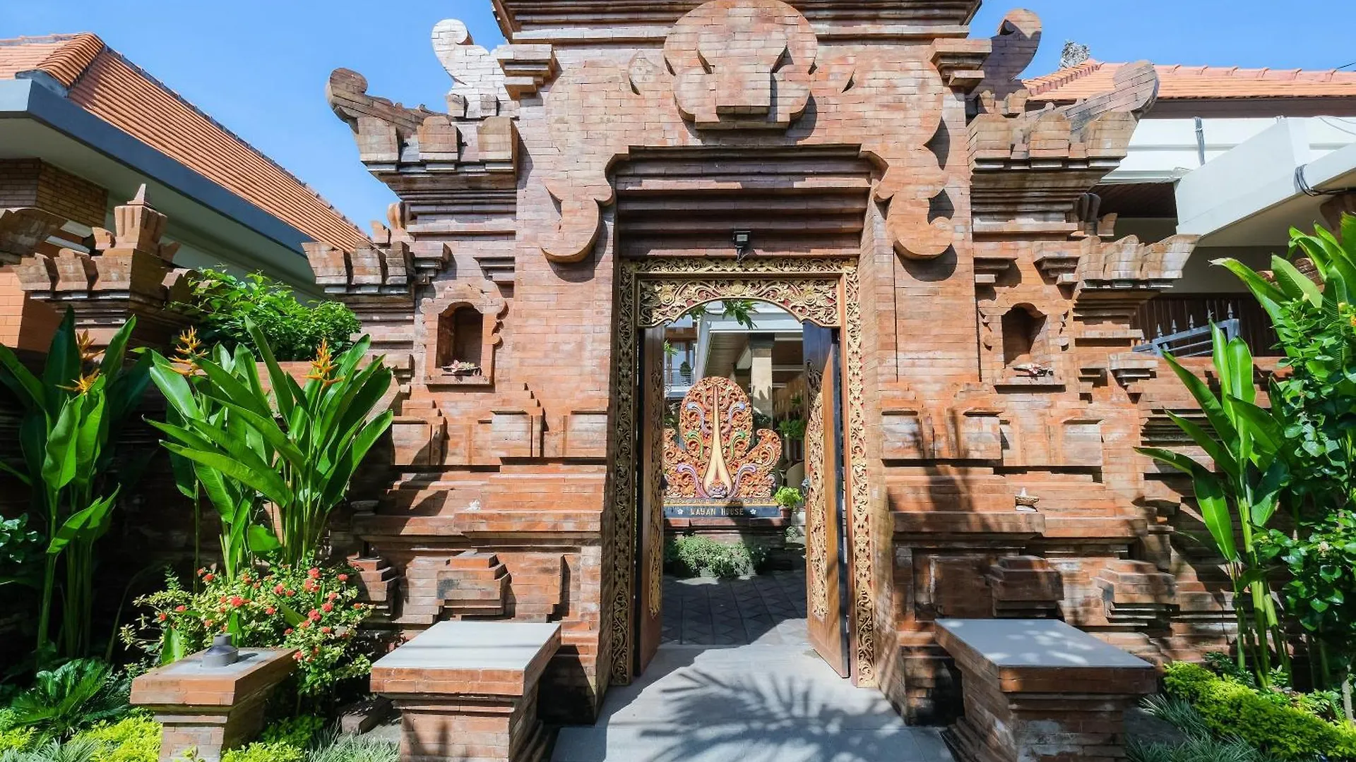 Wayan House Seminyak Hotel